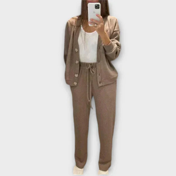 Blusa a maniche lunghe e pantaloni
